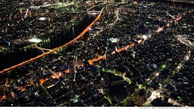 A night view of Tokyo from Tokyo Sky Tree Deck, 350m from the ground. Wednesday, February . 13.  Photographer:Norko Hayashi/Bloomberg.