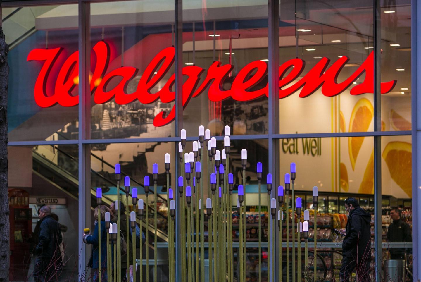 Walgreens workers no longer want you to ‘Be Well’