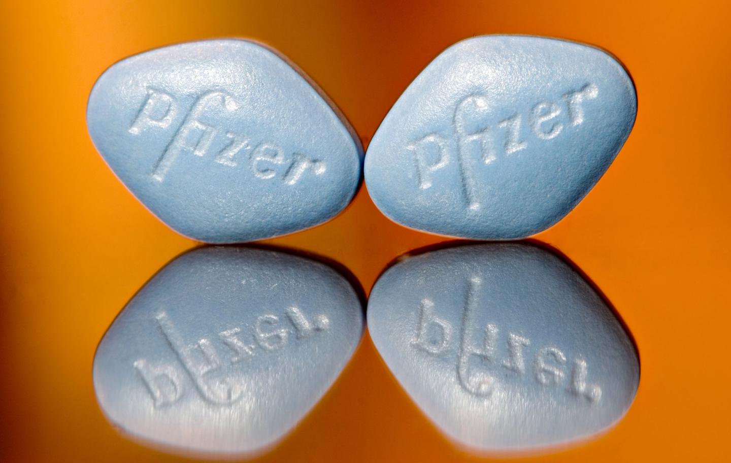 Pfizer’s sales beats expectations even as top drugs lose patent protections