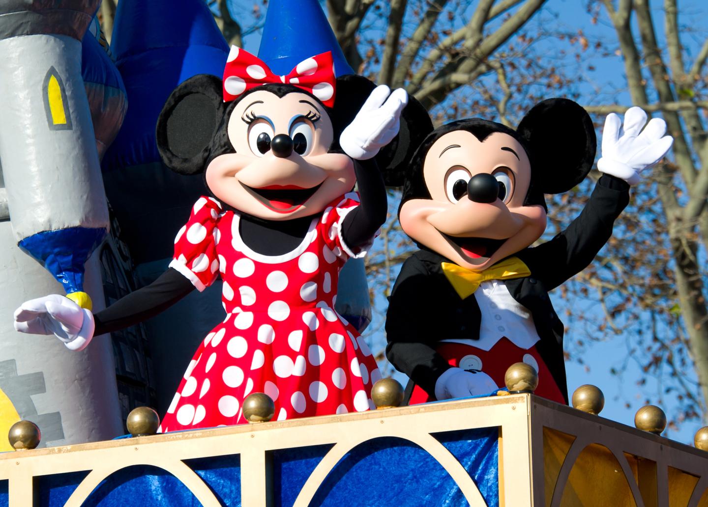 Looking for a travel refund? Here’s what airlines, hotels, and theme parks are offering