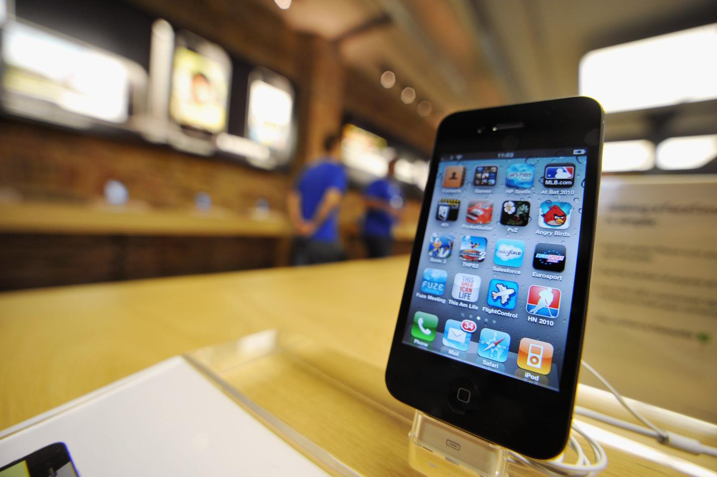 Apple settles class-action lawsuit over e-book pricing