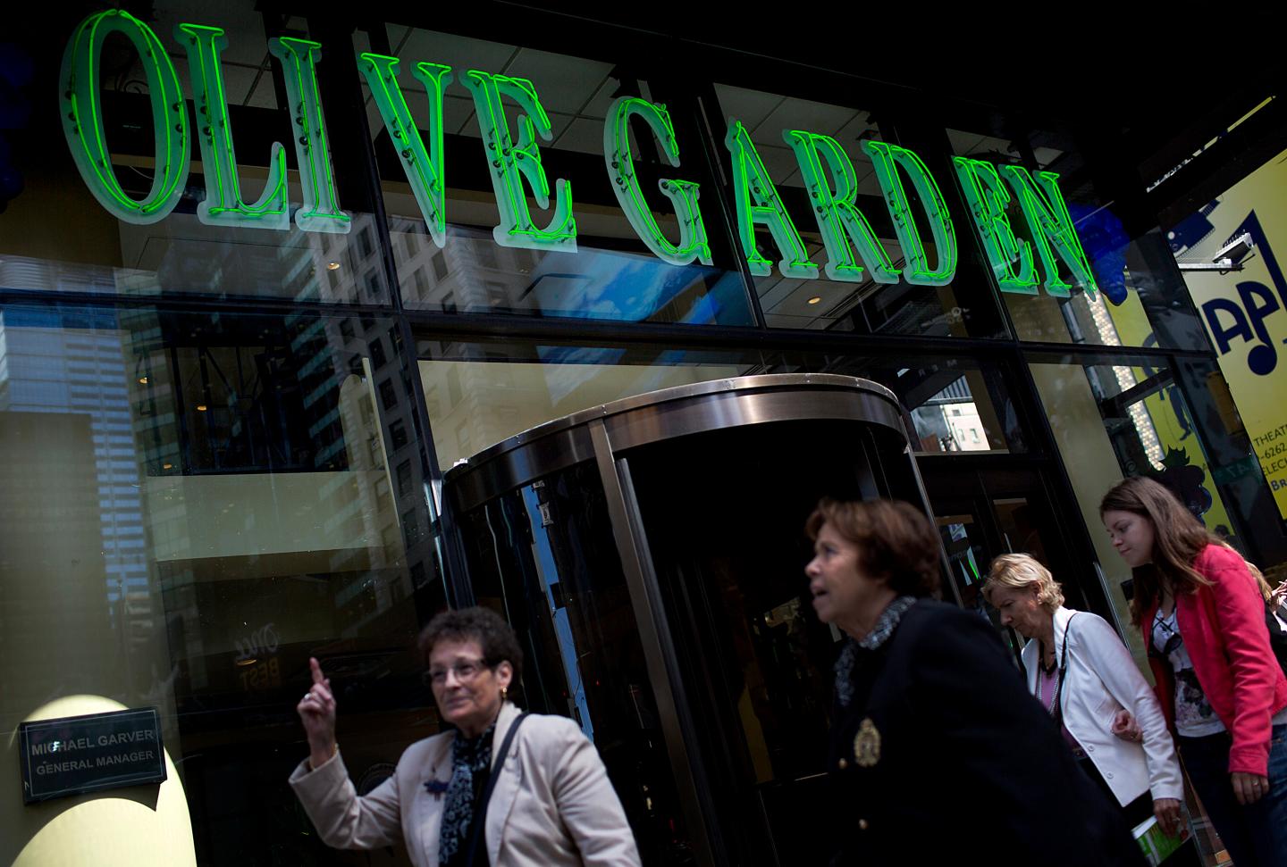 Exterior Views of Red Lobster And Olive Garden Ahead of Darden Restaurants Earns