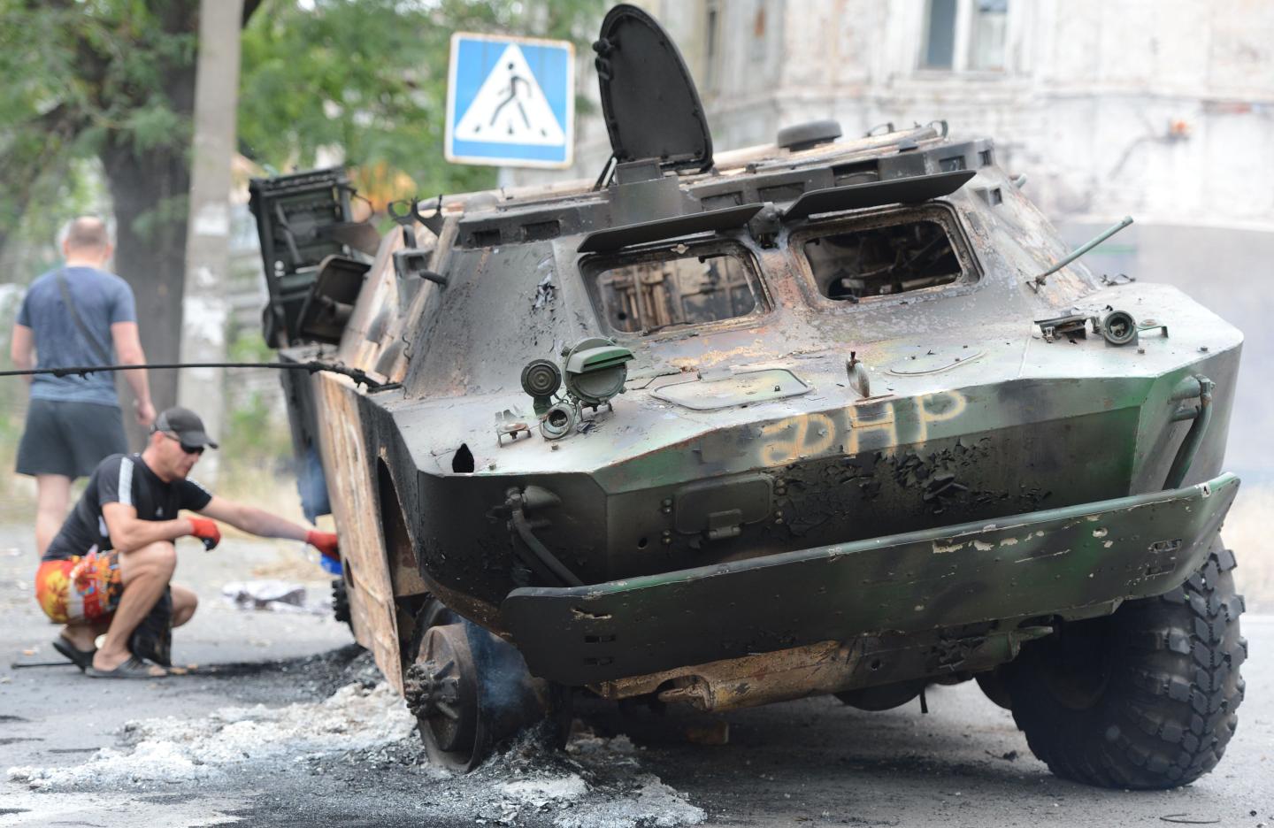 War or peace? Tanks roll as Russia, Ukraine edge toward gas deal