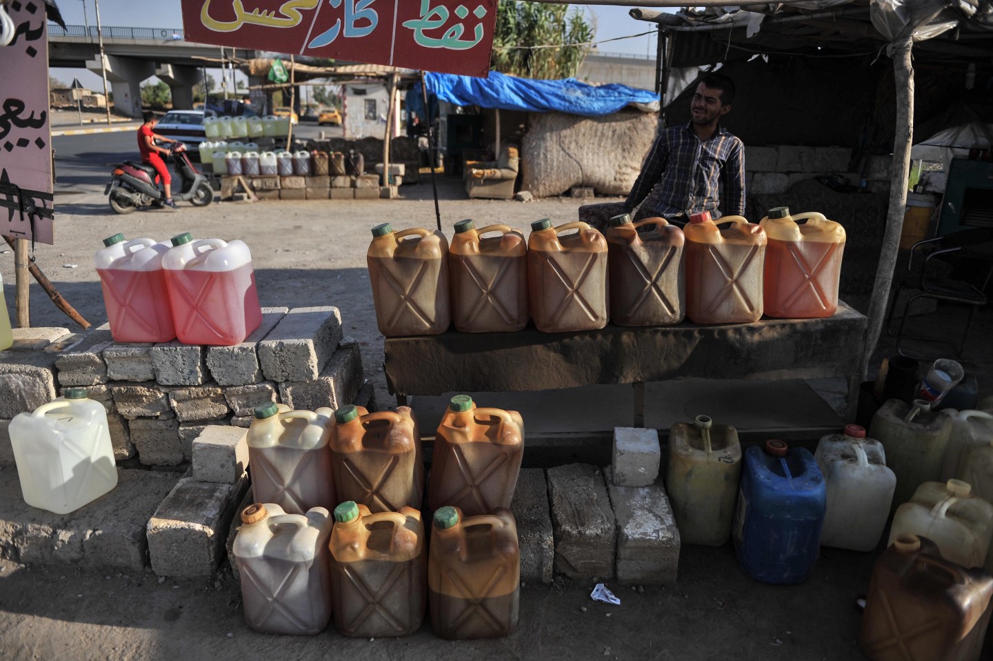 Crude prices edge up as ISIL overruns most of key refinery
