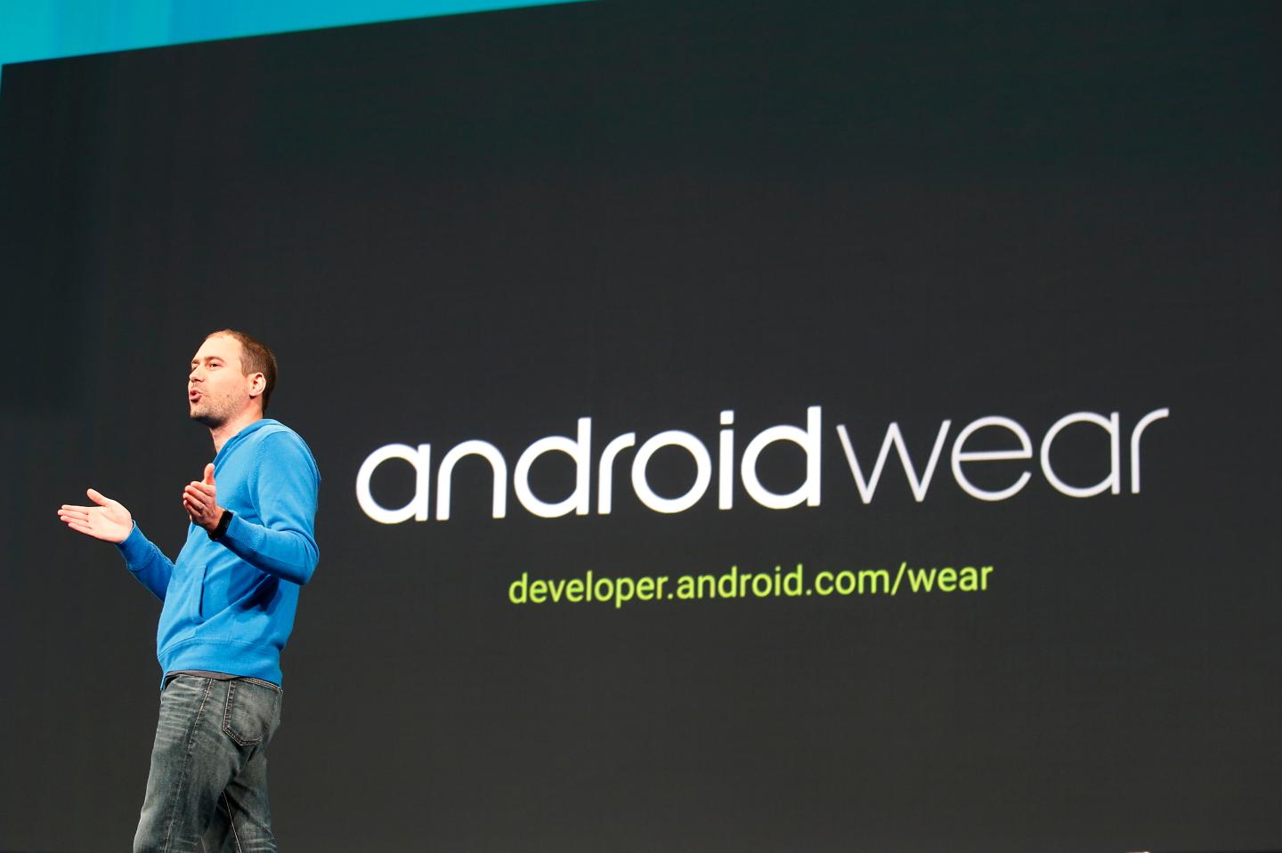 Google’s software for wearable devices kicks off with a glitch