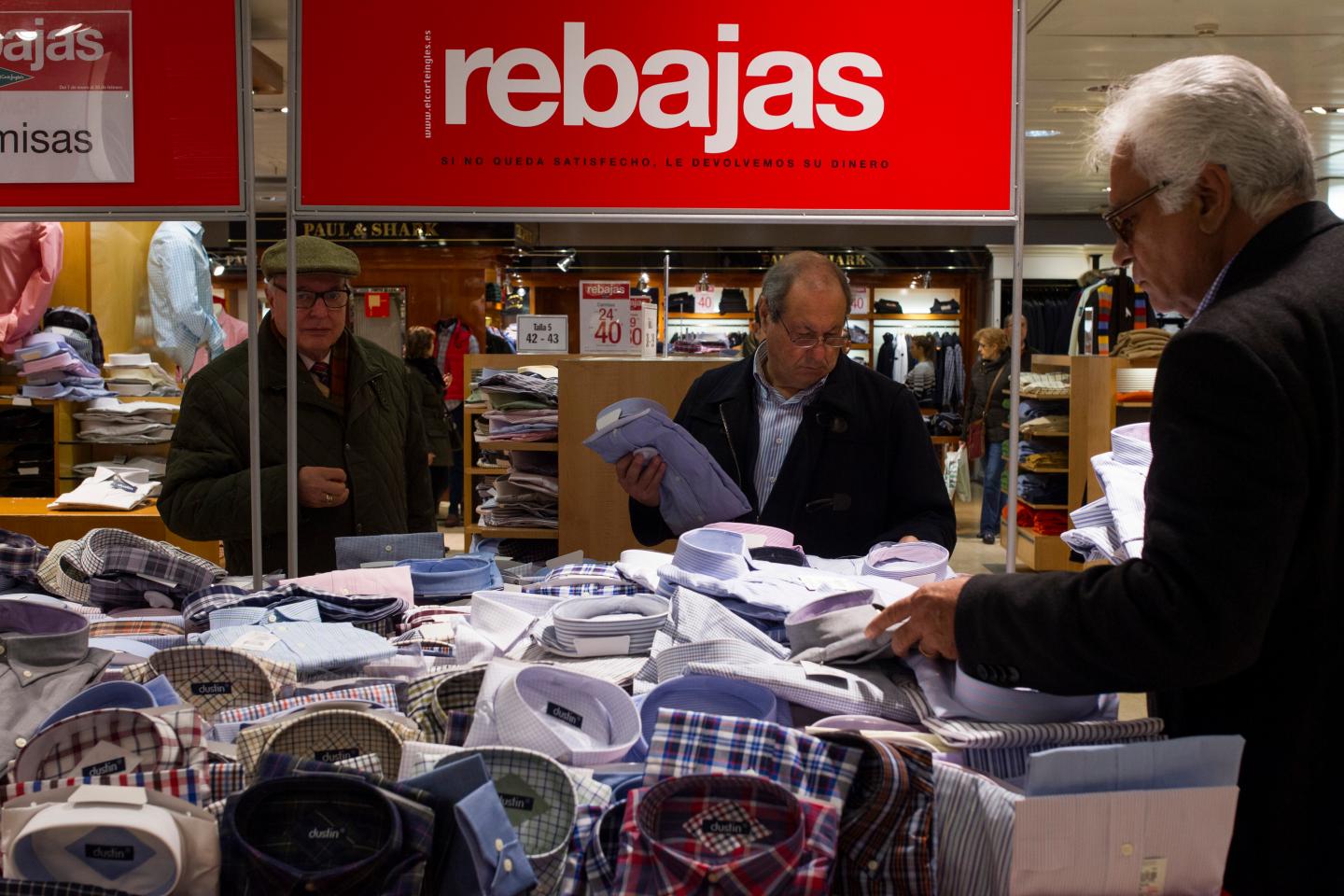 Eurozone inflation falls to 4 1/2-year low, jobless rate dips