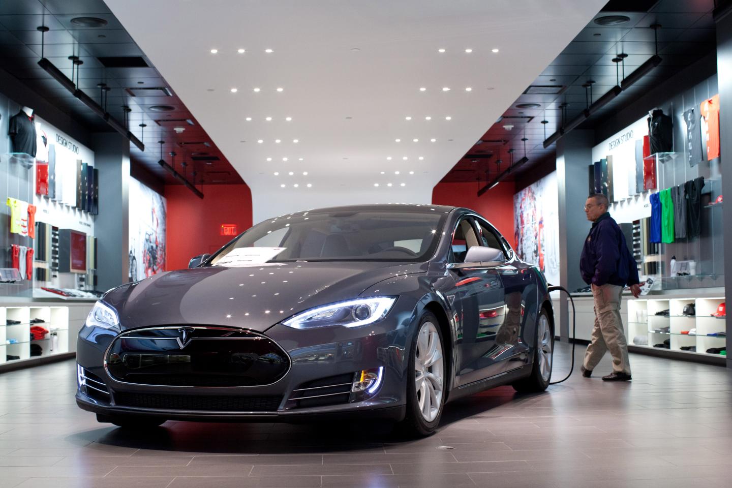 Christie Appointees Ban N.J. Direct Sales for Musk's Tesla Cars