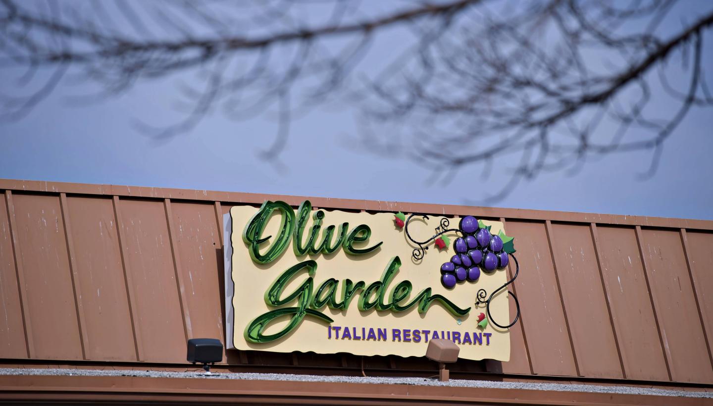 Living wage advocates set their sights on Olive Garden