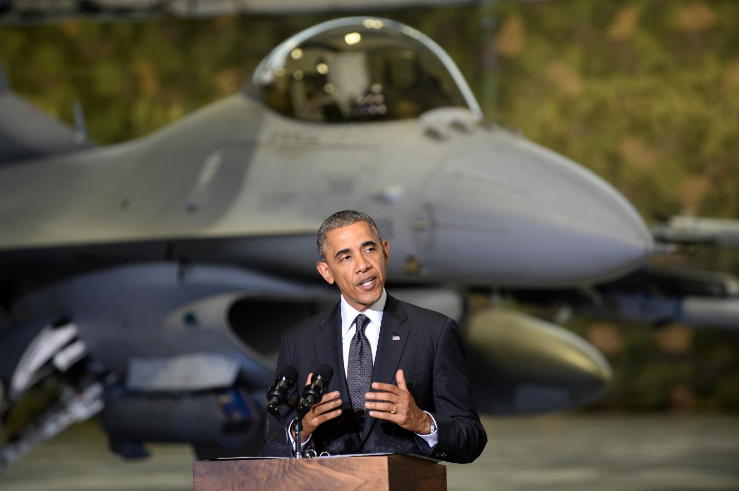 Obama announces $1b fund for eastern Europe defense