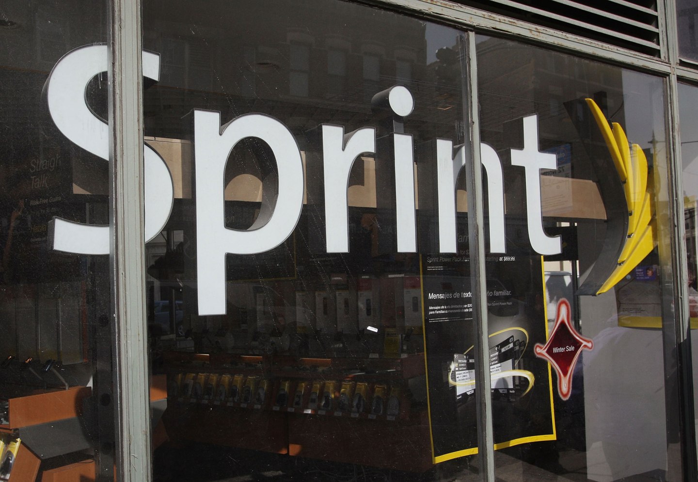 FCC eyes $105 million fine for Sprint over phone bill ‘cramming’