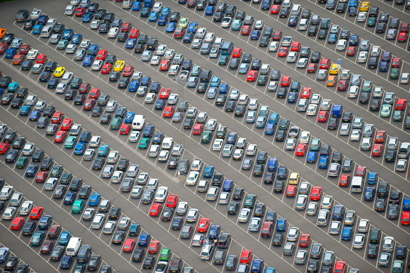 Gannett gets green light to buy Cars.com