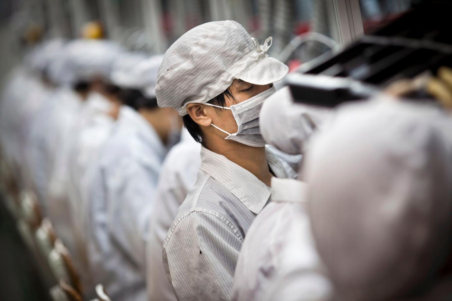 Apple supplier reportedly using robots to help build iPhone 6