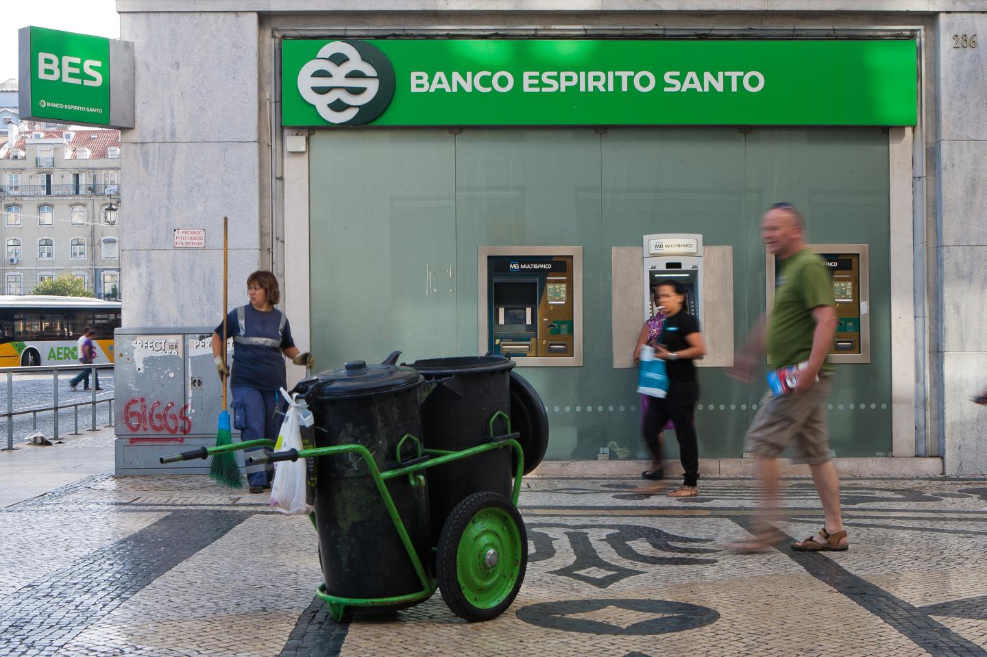 Europe markets tumble as Portuguese bank woes rattle nerves