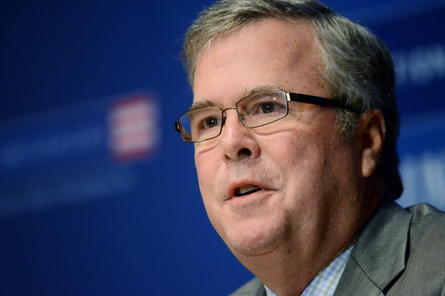 Jeb Bush hires co-founder of hipster.com