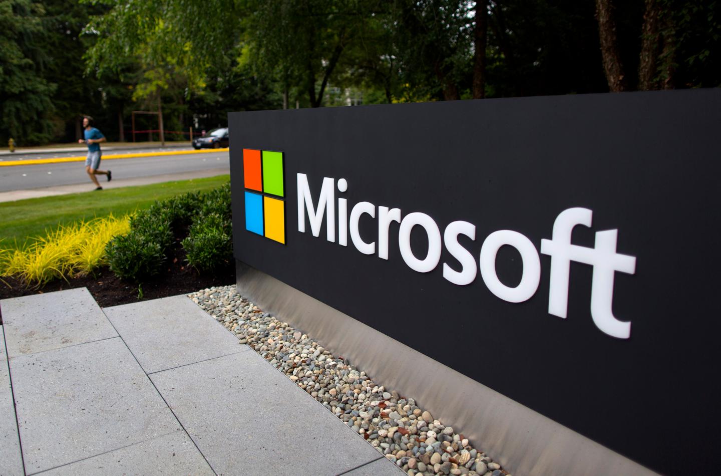 Microsoft’s gender gap narrows (but just a little)
