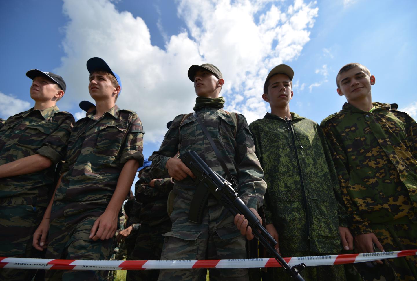 RUSSIA-TEENAGERS-MILITARY-PATRIOTIC-GAME