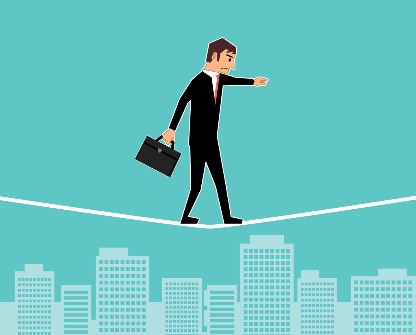 The art of predicting business risks: Why non-experts do it better