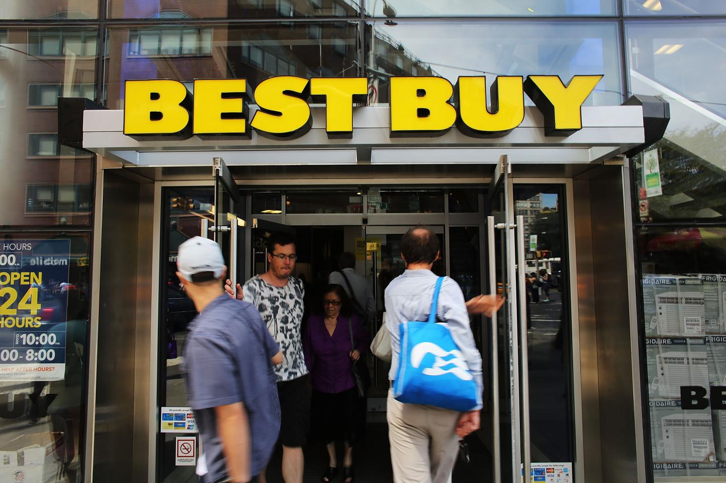Best Buy Second Quarter Profit Drops 91 Percent