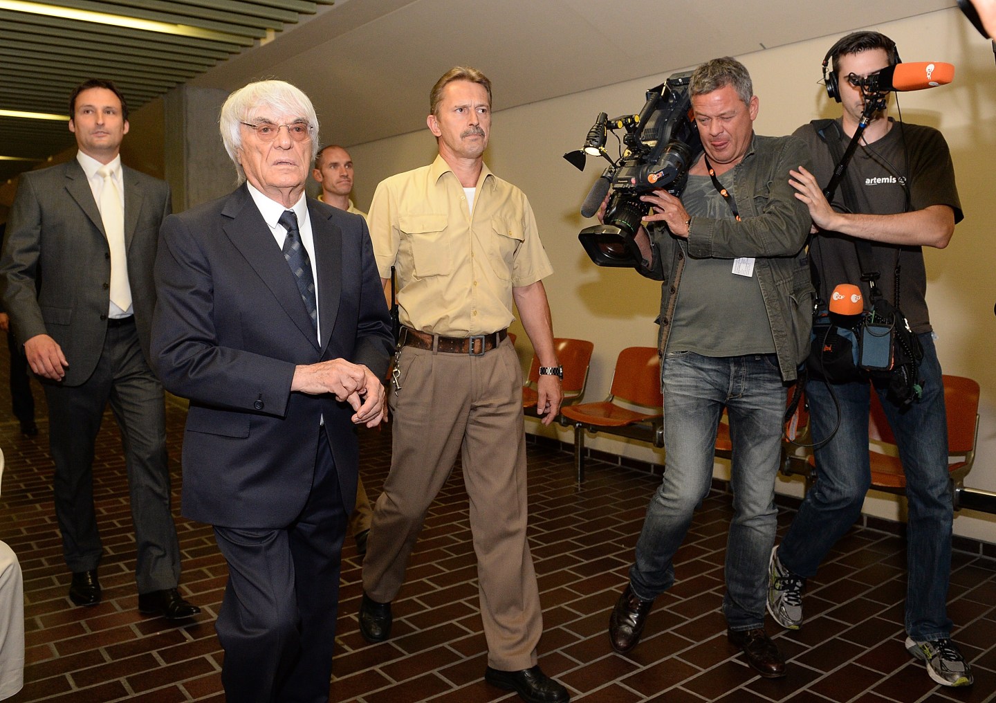 Ecclestone Seeks Settlement To End Trial