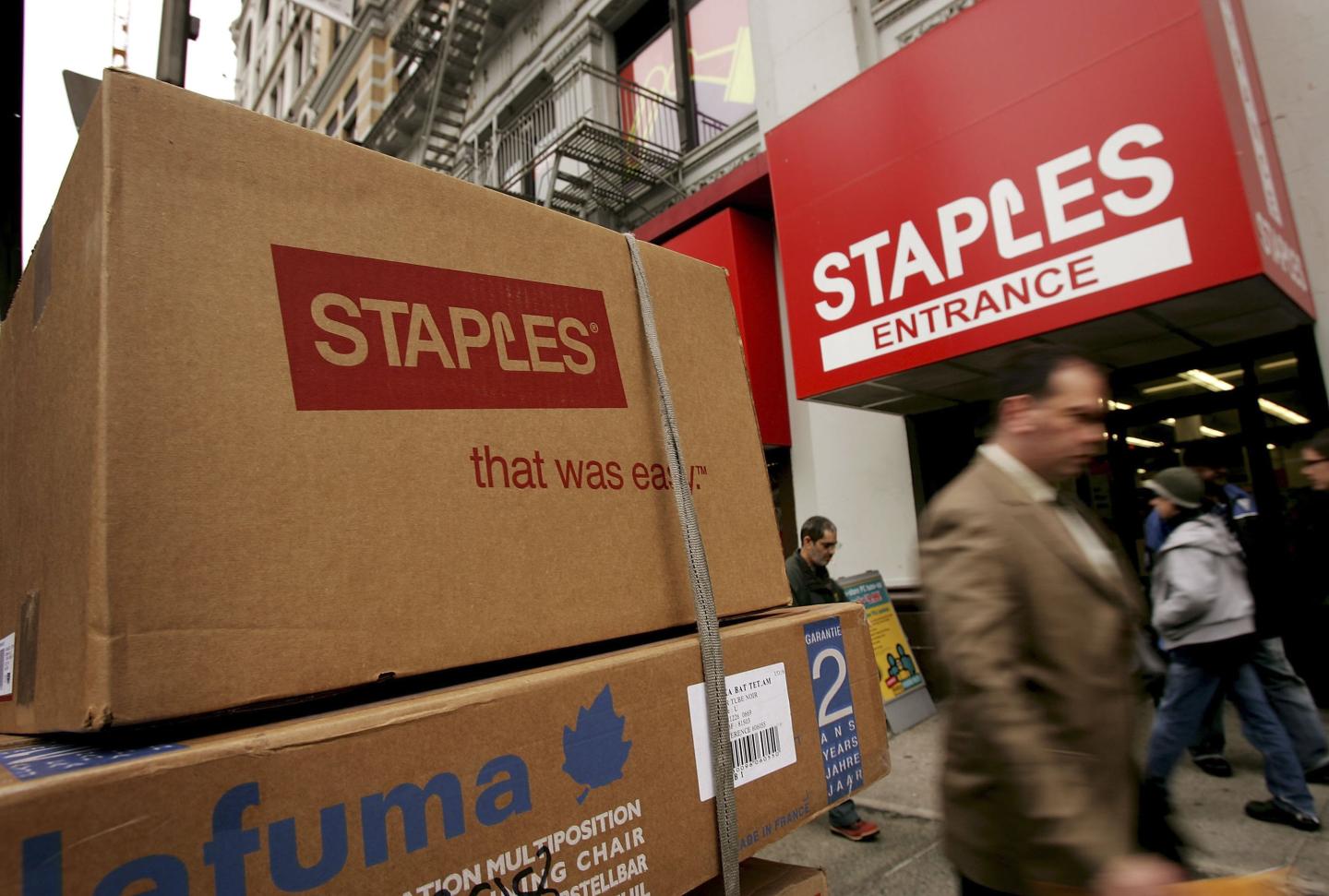 Wall Street likes the idea of a Staples-Office Depot merger