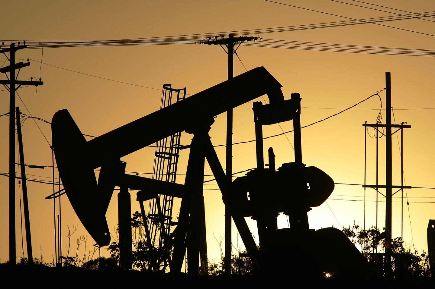 Oil Down, but Ends Year With Biggest Gain Since 2009