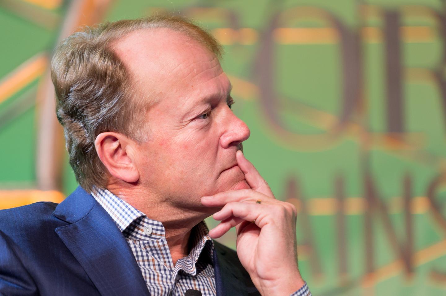 For Cisco’s John Chambers, a retirement that’s imminent and elusive