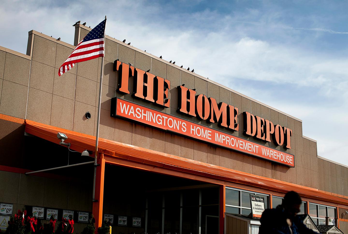 Home Depot hackers exposed 53 million email addresses