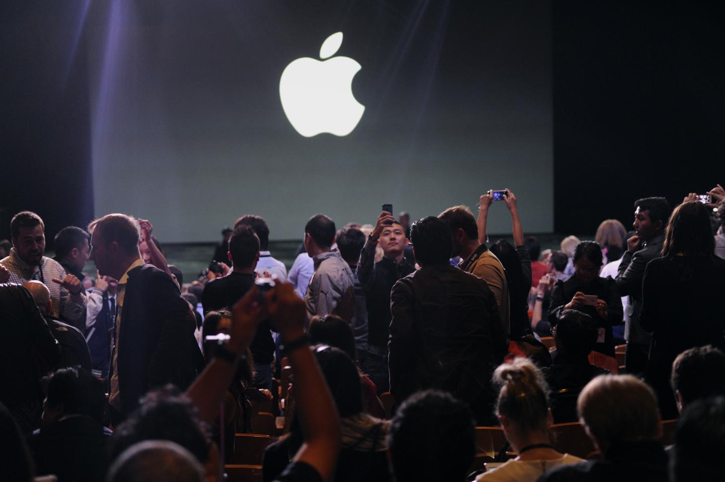Apple Inc. Reveals Bigger-Screen iPhones Alongside Wearables