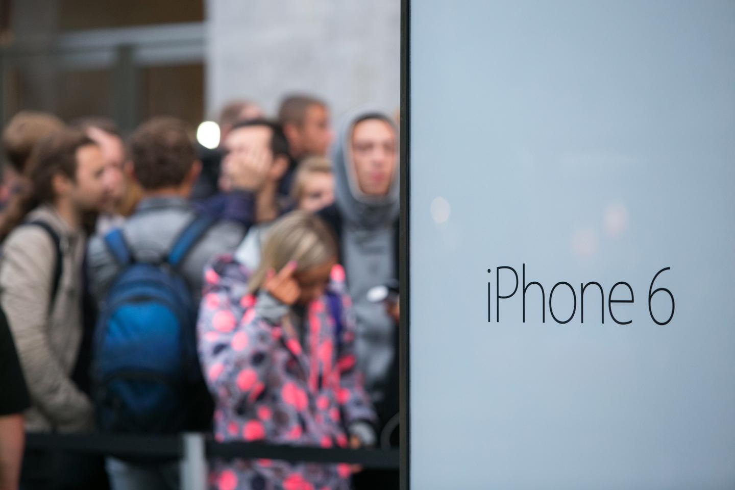 Apple Inc.'s iPhone 6 and iPhone 6 Plus Go On Sale