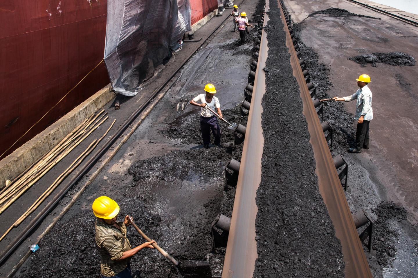 Operations Inside Kolkata And Haldia Ports As Imports and Exports Fall