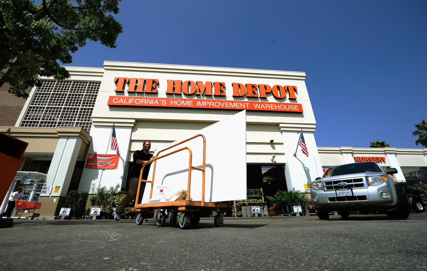 Home Depot Quarterly Profits Rise 14 Percent