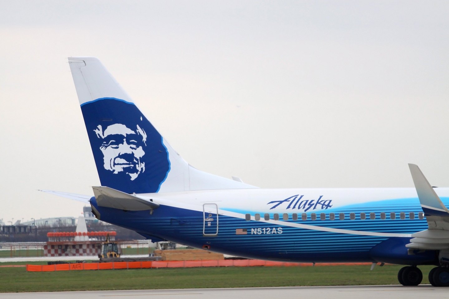 Airplane Takeoffs And Landings At Chicago's O'Hare International Airport.