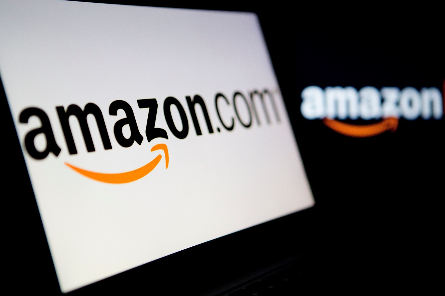 Amazon buries the Hachette, signs new pact with book publisher