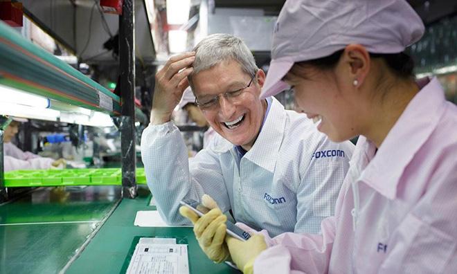 All-American iPhone Would Cost Only $100 More, Magazine Estimates