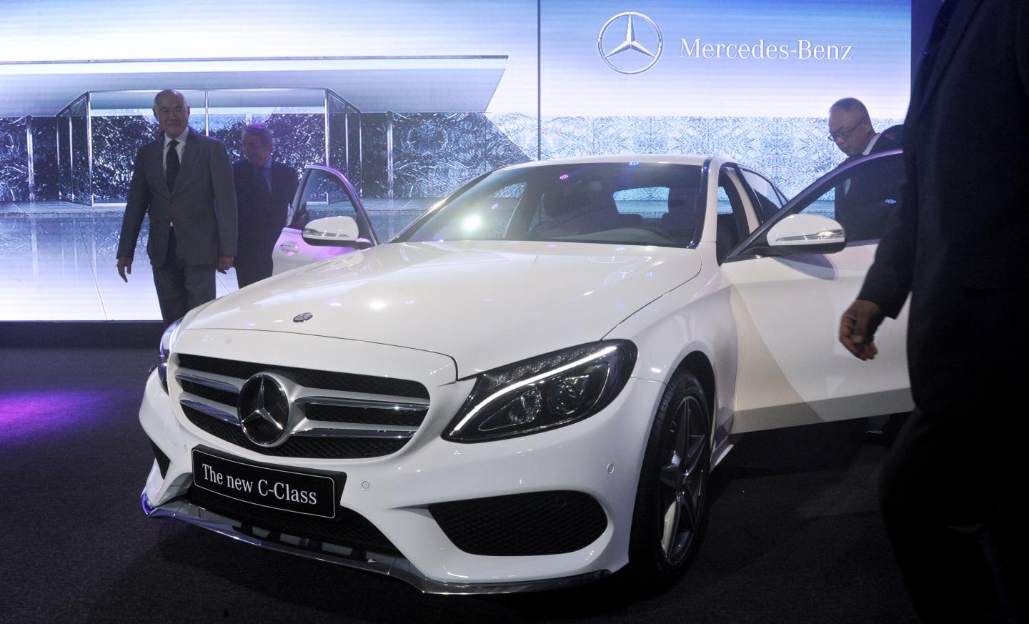 PHILIPPINES-TRANSPORT-LUXURY-CAR
