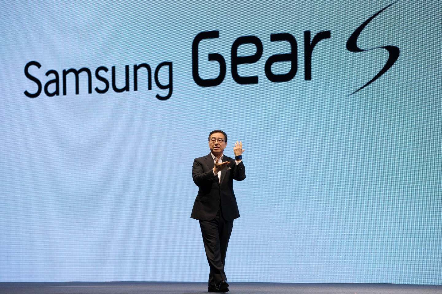 Samsung Electronics Co. Launches The Galaxy Note 4 Smartphone, Gear S Smartwatch And Gear Virtual-Reality Headset