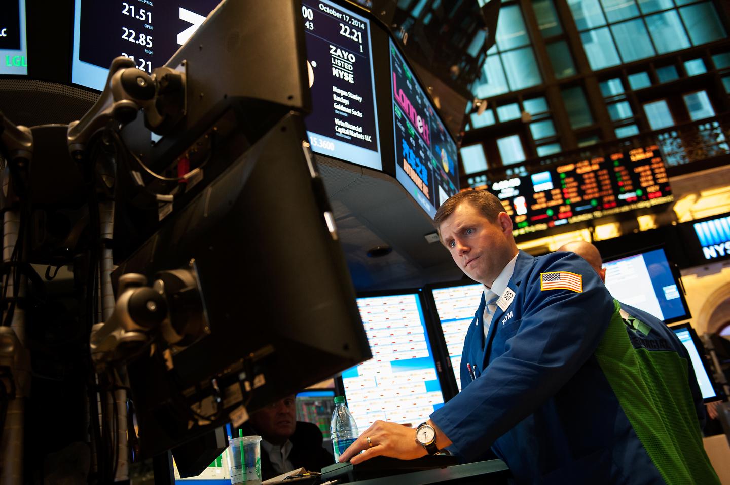 US Stocks Rise Sharply