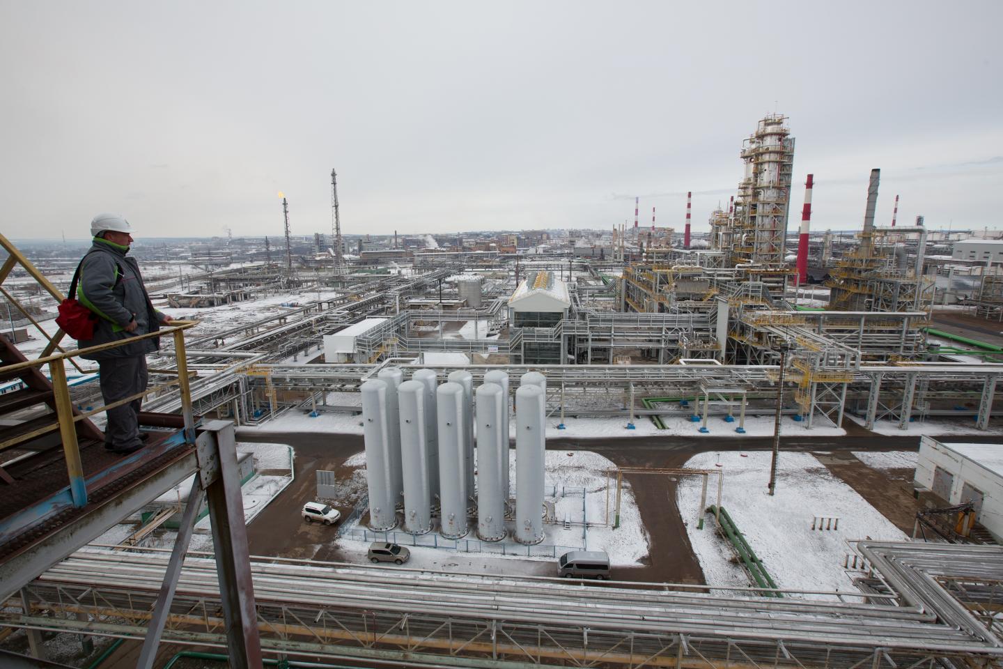 Inside OAO Bashneft Oil Refinery And Gas Station