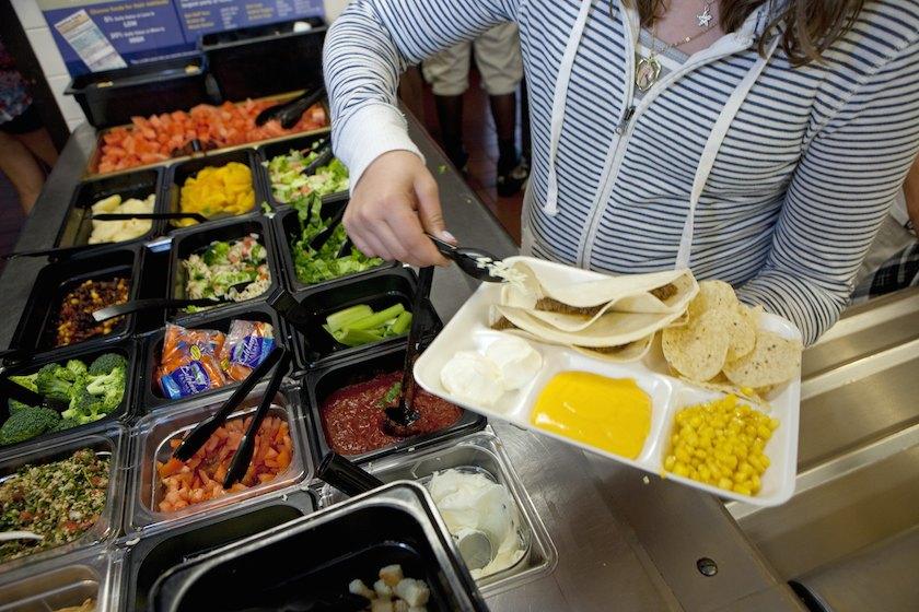 Middle school serves healthy school lunch