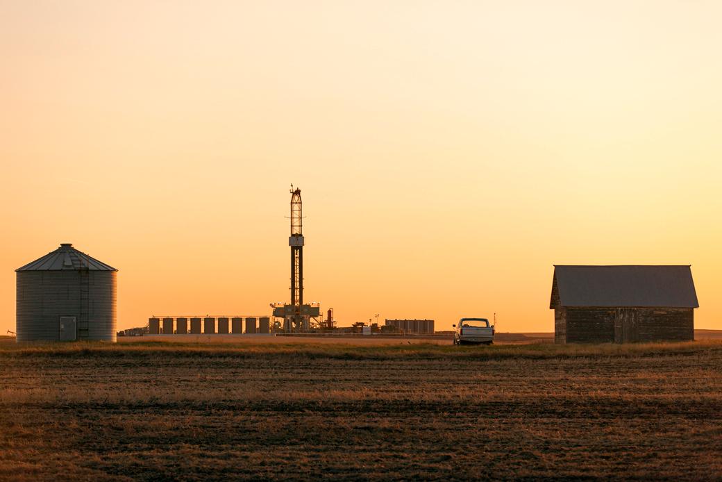 Oil drilling rig in Bakken oilfields of Williams County near Ray, North Dakota.