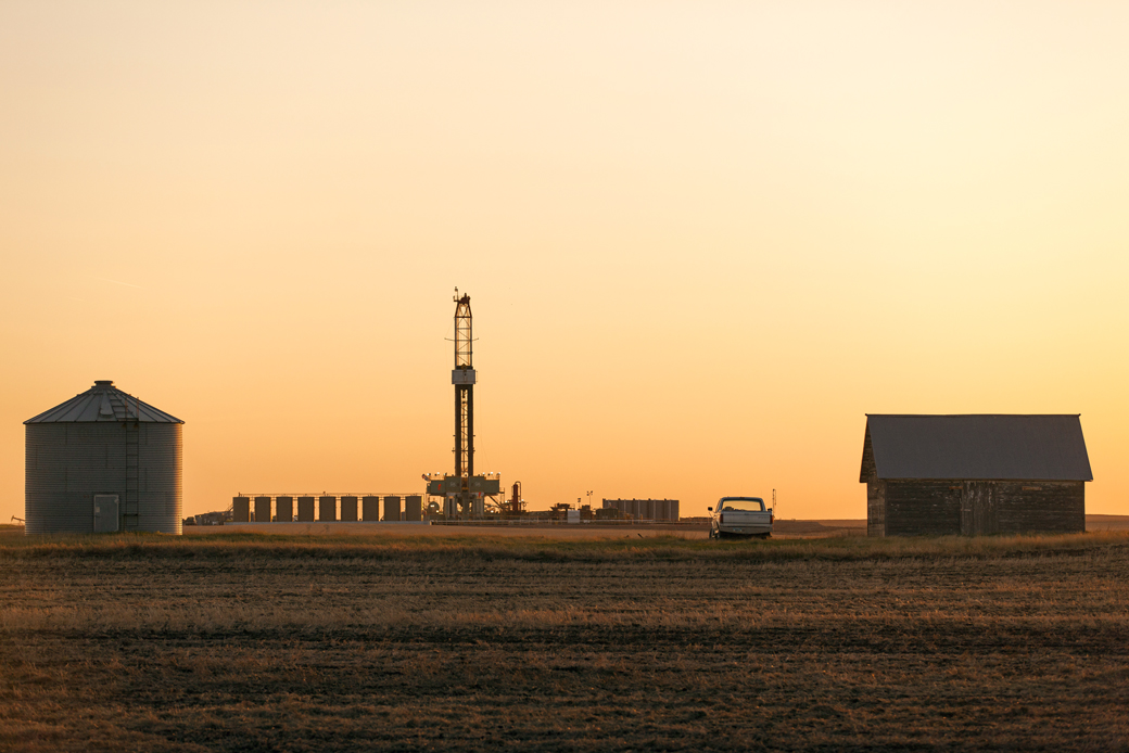 Oil drilling rig in Bakken oilfields of Williams County near Ray, North Dakota.