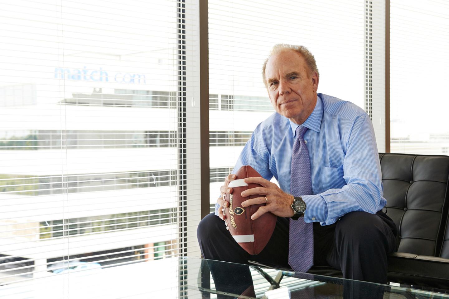 Roger Staubach scores again