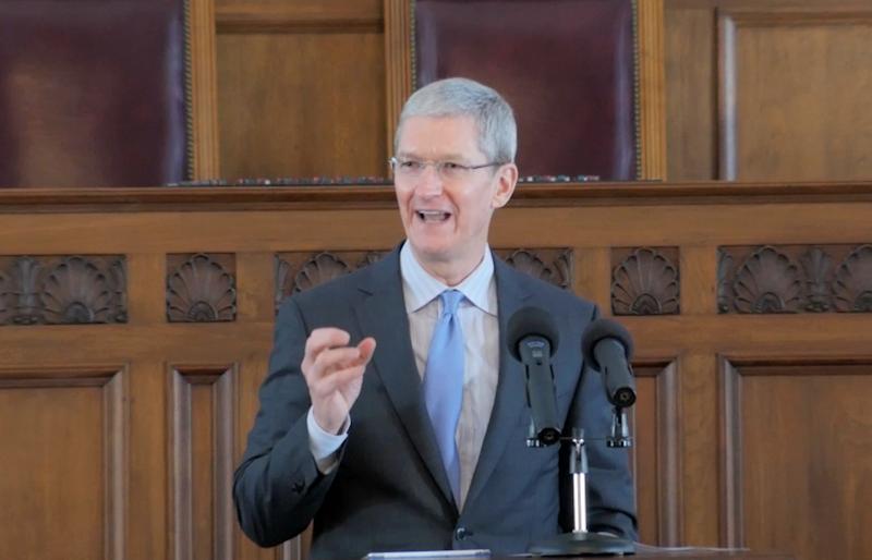Apple CEO’s plan for helping students: Lots of iPads