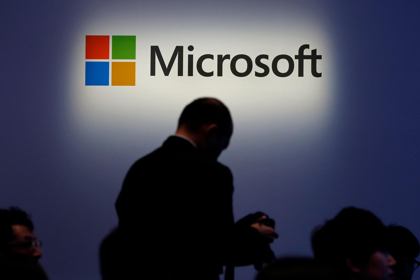 Microsoft's Windows 8.1 Goes On Sale