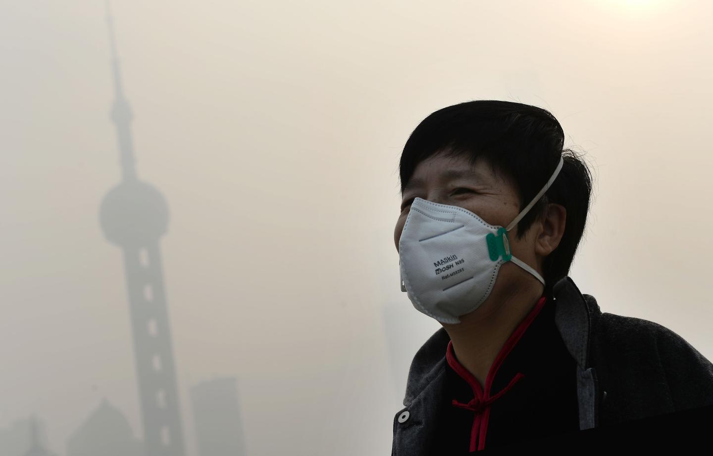 Shanghai smothered by smog as air heavily polluted
