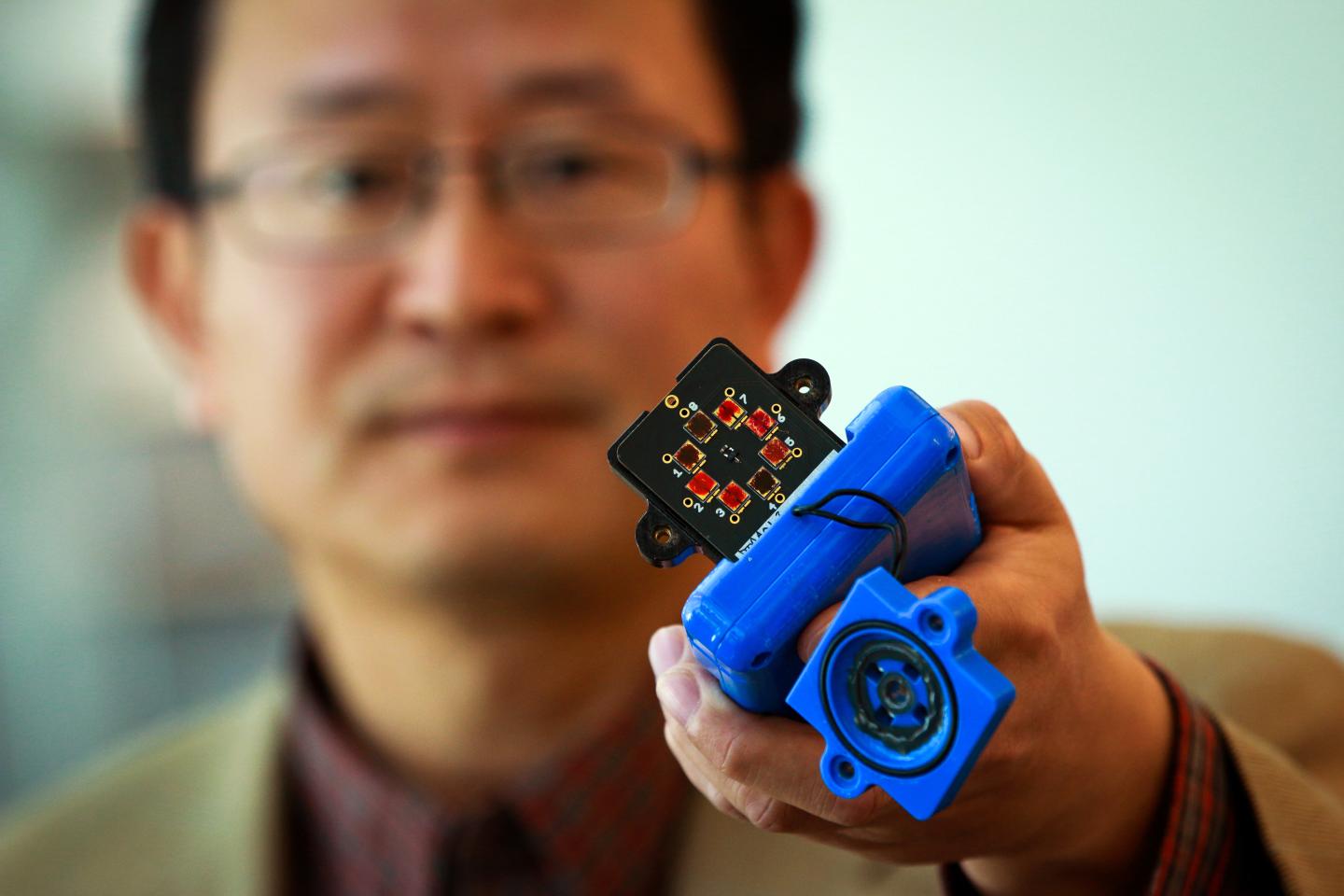 A better bomb detector? Researchers develop device that can sniff explosives