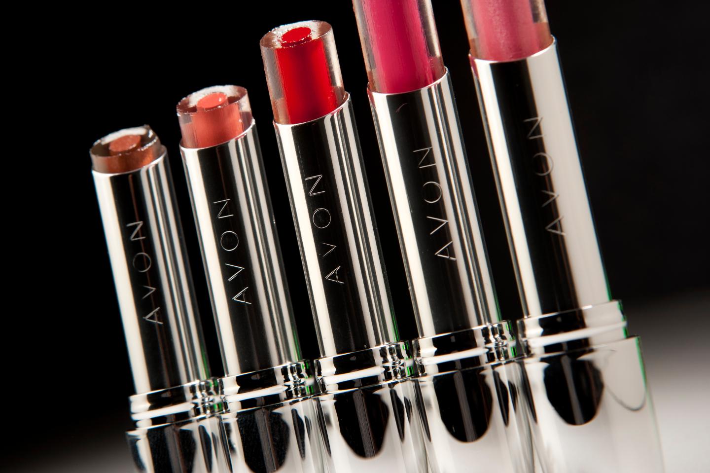 Avon Gains Most in Two Months on Plan to Eliminate Jobs
