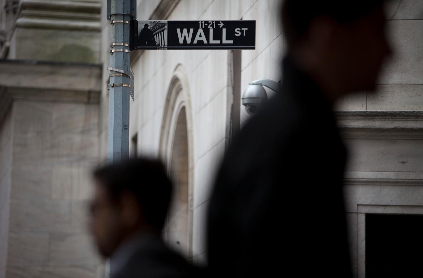 U.S. Stocks Are Little Changed on Earnings From Boeing, Apple