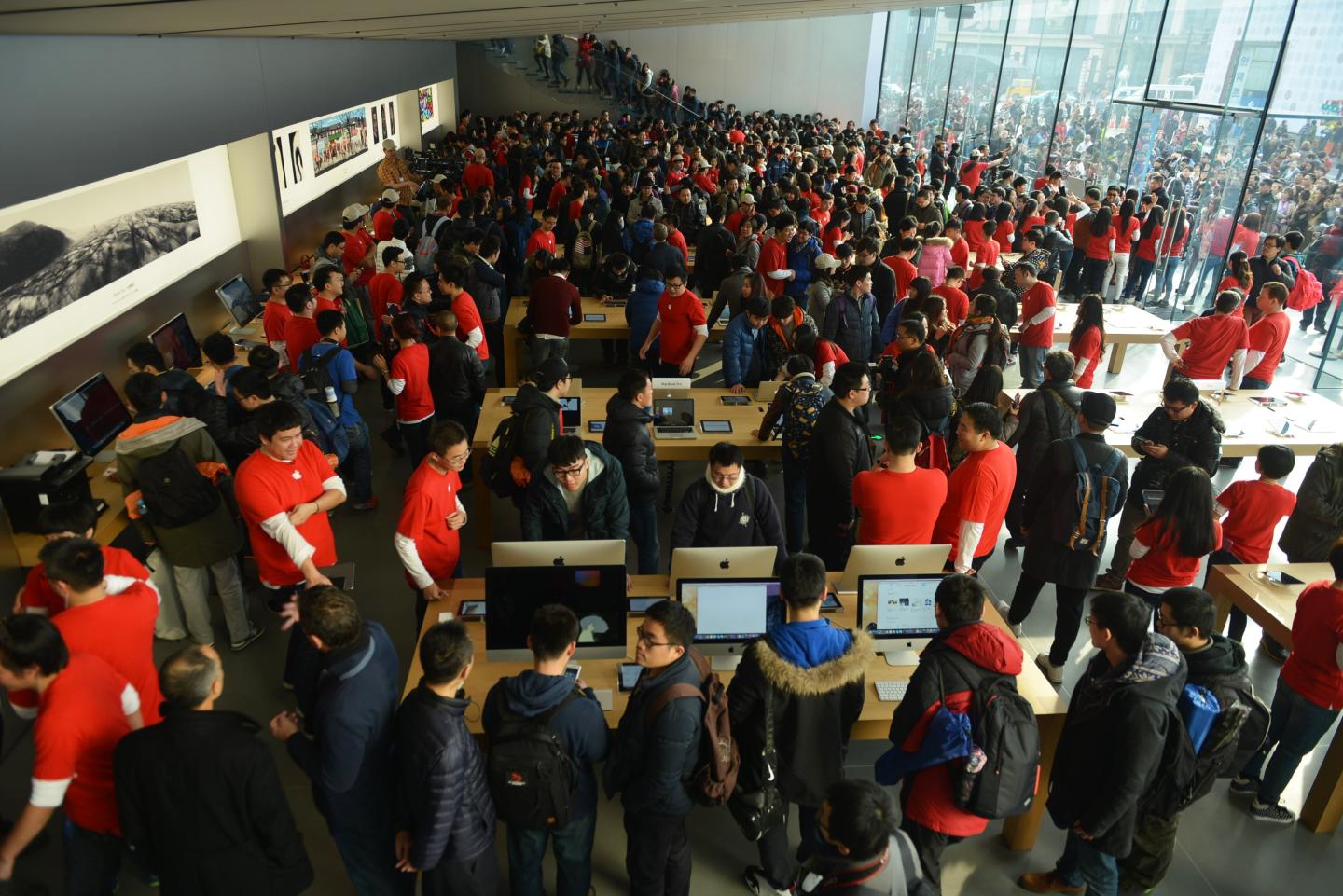 Apple Flagship Store Opens In Hangzhou