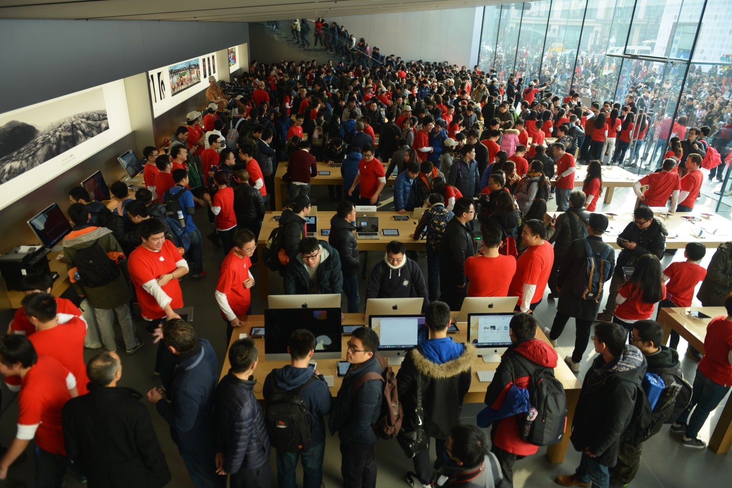 Apple Flagship Store Opens In Hangzhou